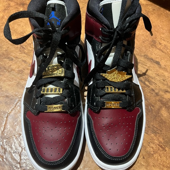Women’s Air Jordan 1 Mid “Maroon” with gold charms - Picture 3 of 9